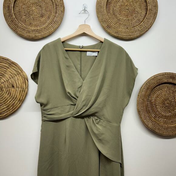 ASOS Green Minimalist Short Sleeve Twist & Drape Front Midi Dress 10 - Picture 4 of 7